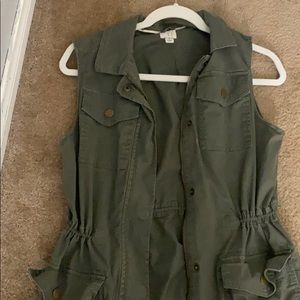 Green utility vest